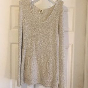 Rocky vneck crotchet long sleeve sweater